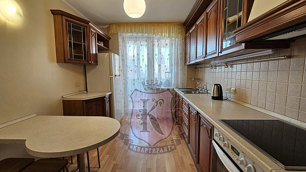 Снять 4-к квартиру, 100 кв.м.
