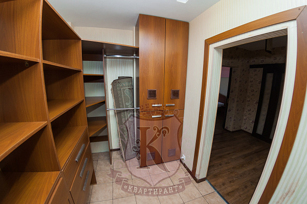 Снять 2-к квартиру, 90 кв.м.