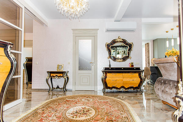 Снять 3-к квартиру, 130 кв.м.