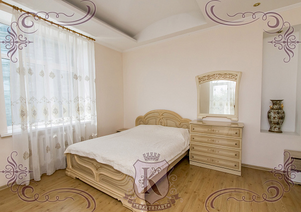 Снять 4-к квартиру, 130 кв.м.